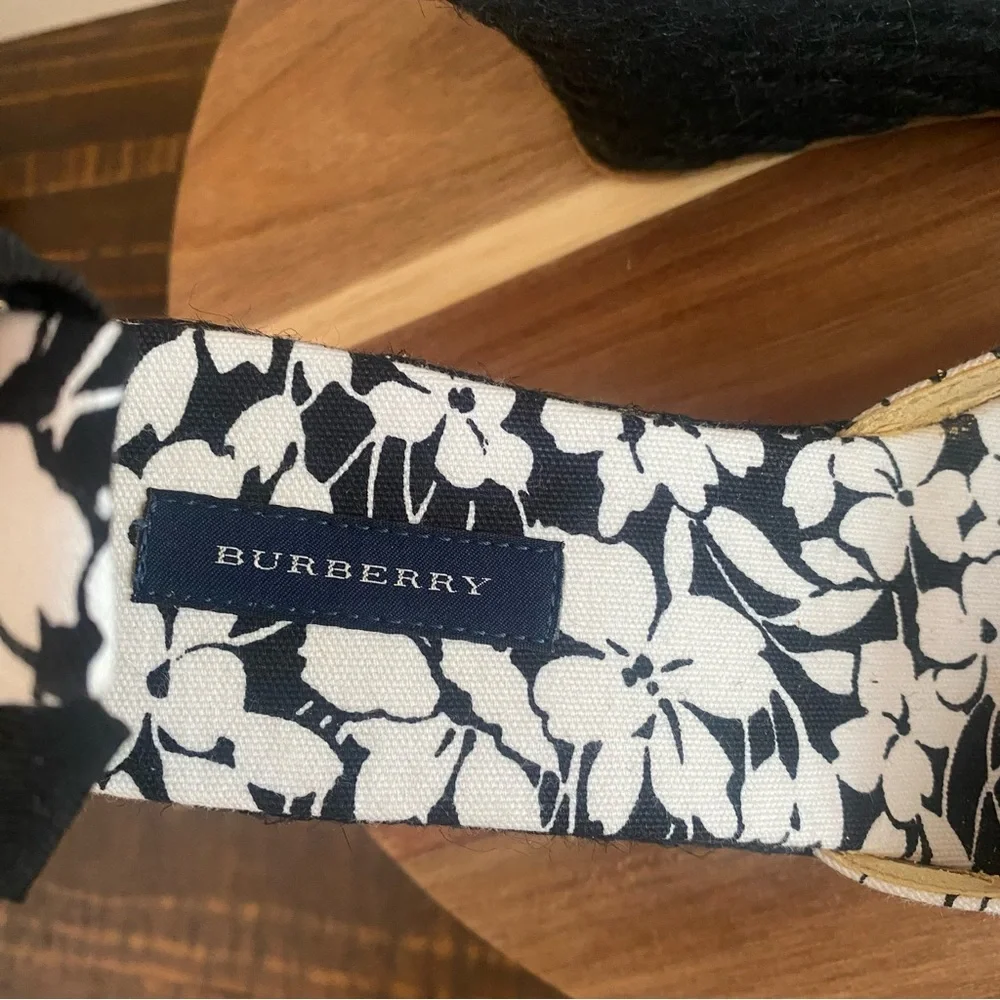 Woman's BURBERRY Floral Black White Espadrille Open Toe Size 40 Ankle Strap